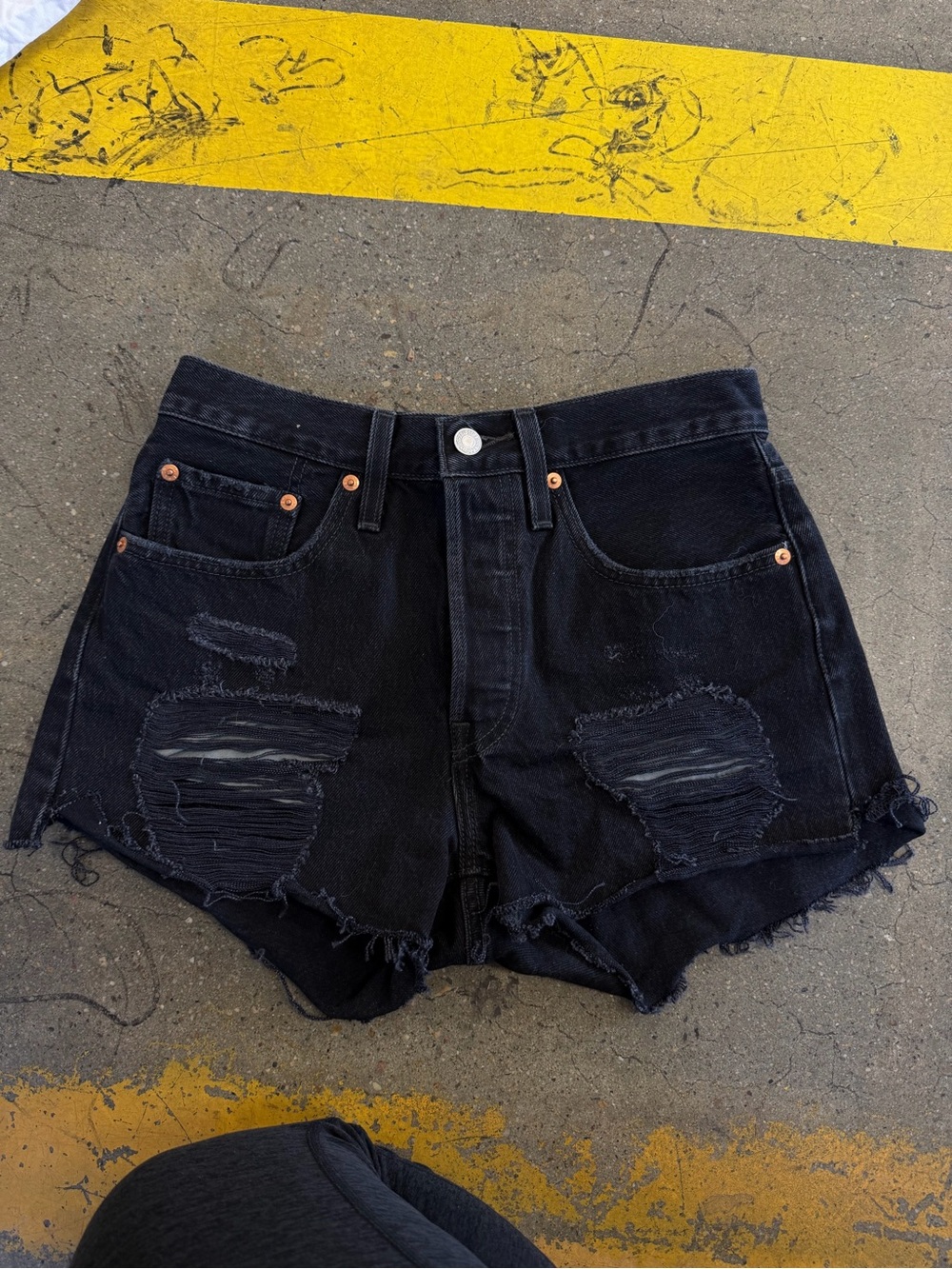 Women’s Levi 501 Black Distressed Jean Shorts Waist 26